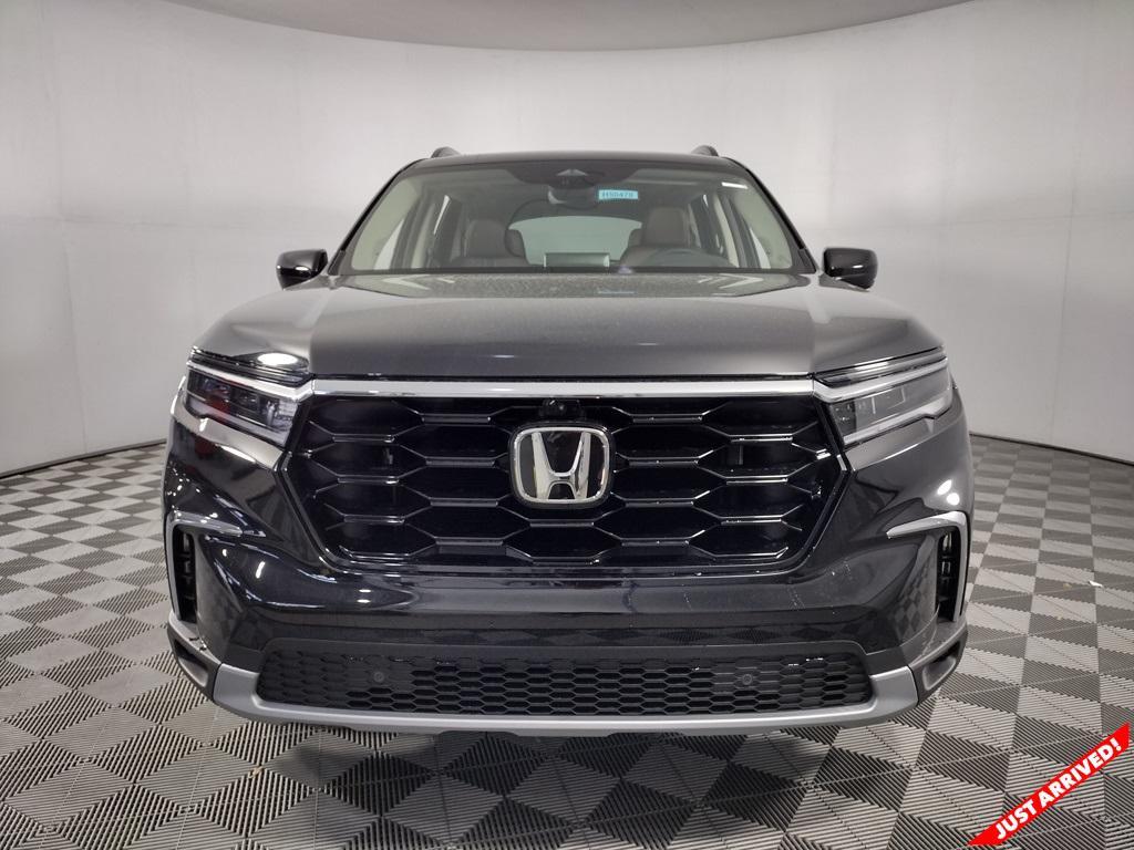 new 2025 Honda Pilot car, priced at $54,530