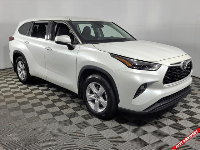 used 2022 Toyota Highlander car, priced at $31,000