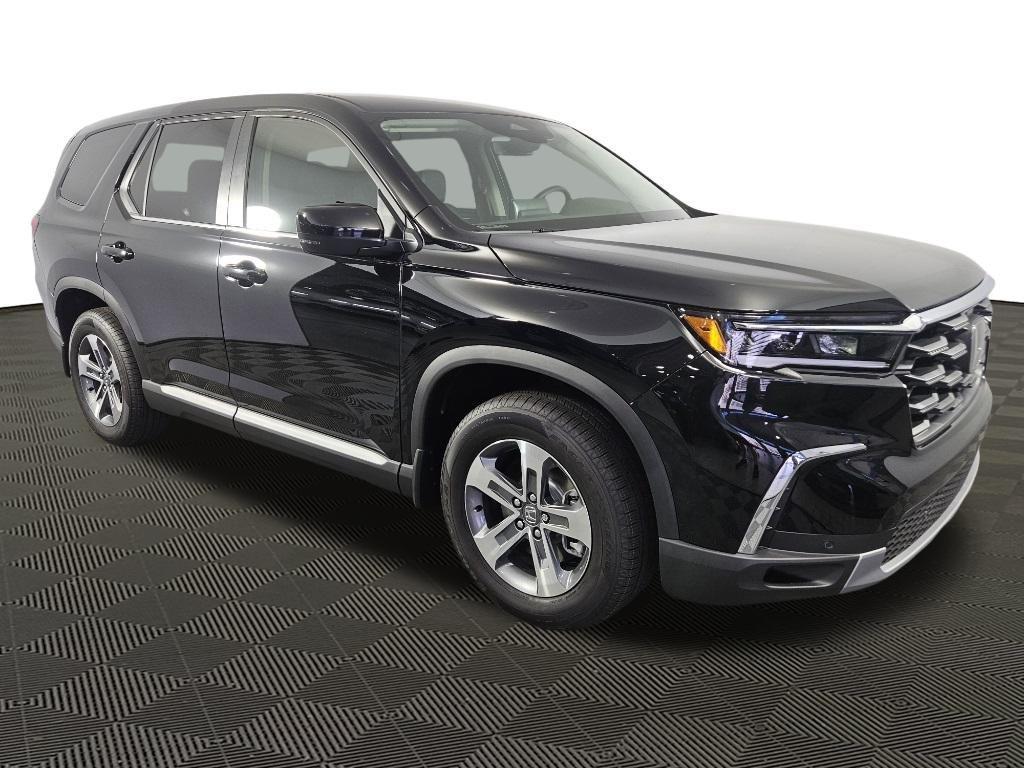 new 2025 Honda Pilot car, priced at $47,825