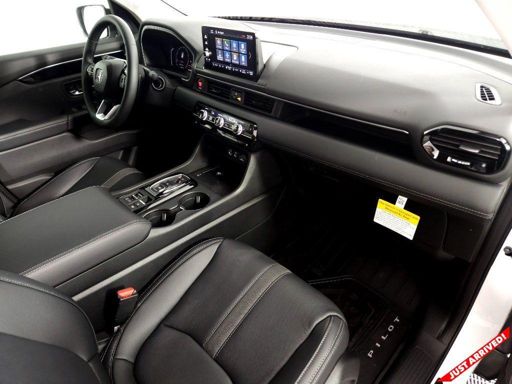 new 2025 Honda Pilot car, priced at $47,825