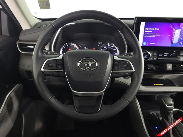 used 2023 Toyota Highlander car, priced at $35,284