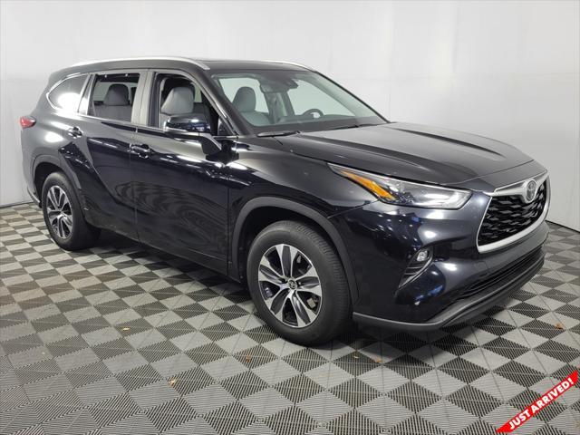 used 2023 Toyota Highlander car, priced at $35,327