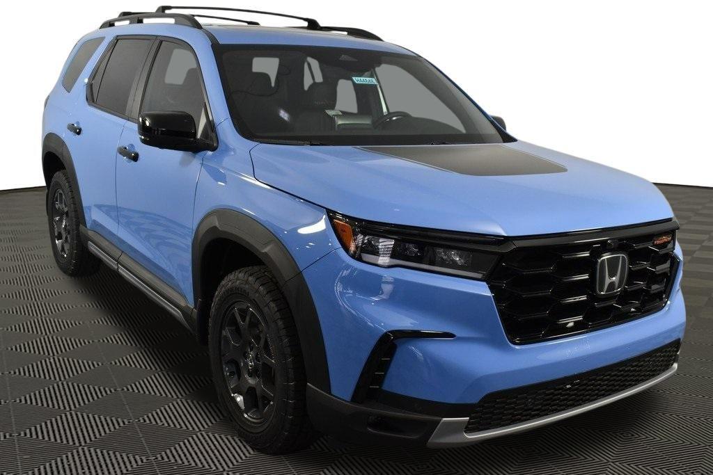 new 2025 Honda Pilot car, priced at $49,850