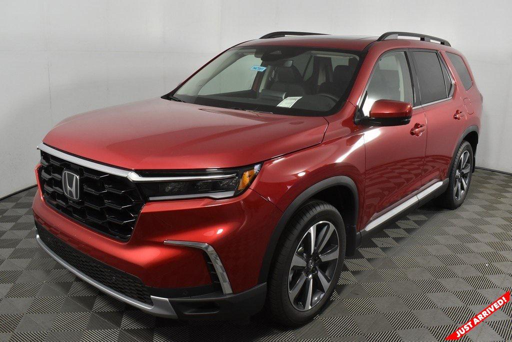 new 2025 Honda Pilot car, priced at $49,450
