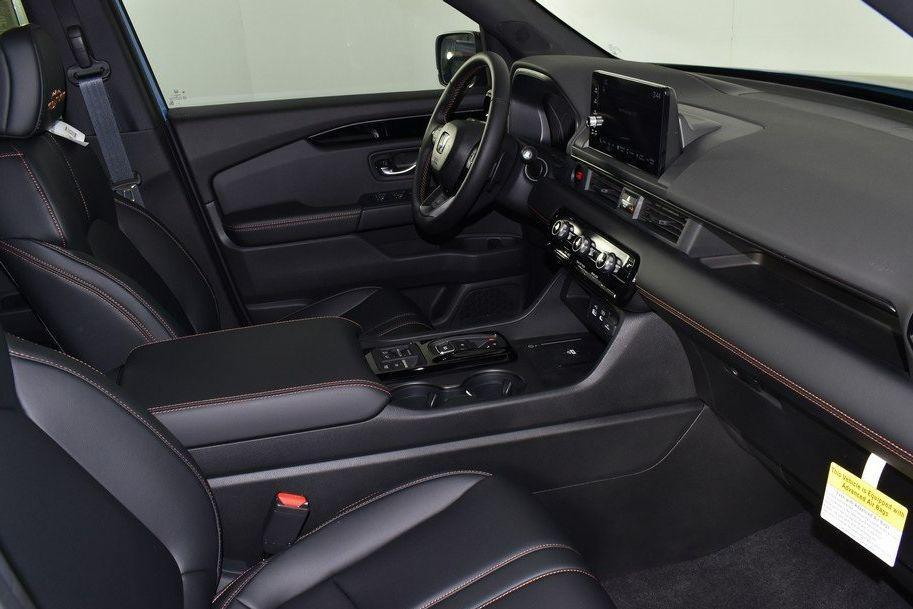 new 2025 Honda Pilot car, priced at $50,895