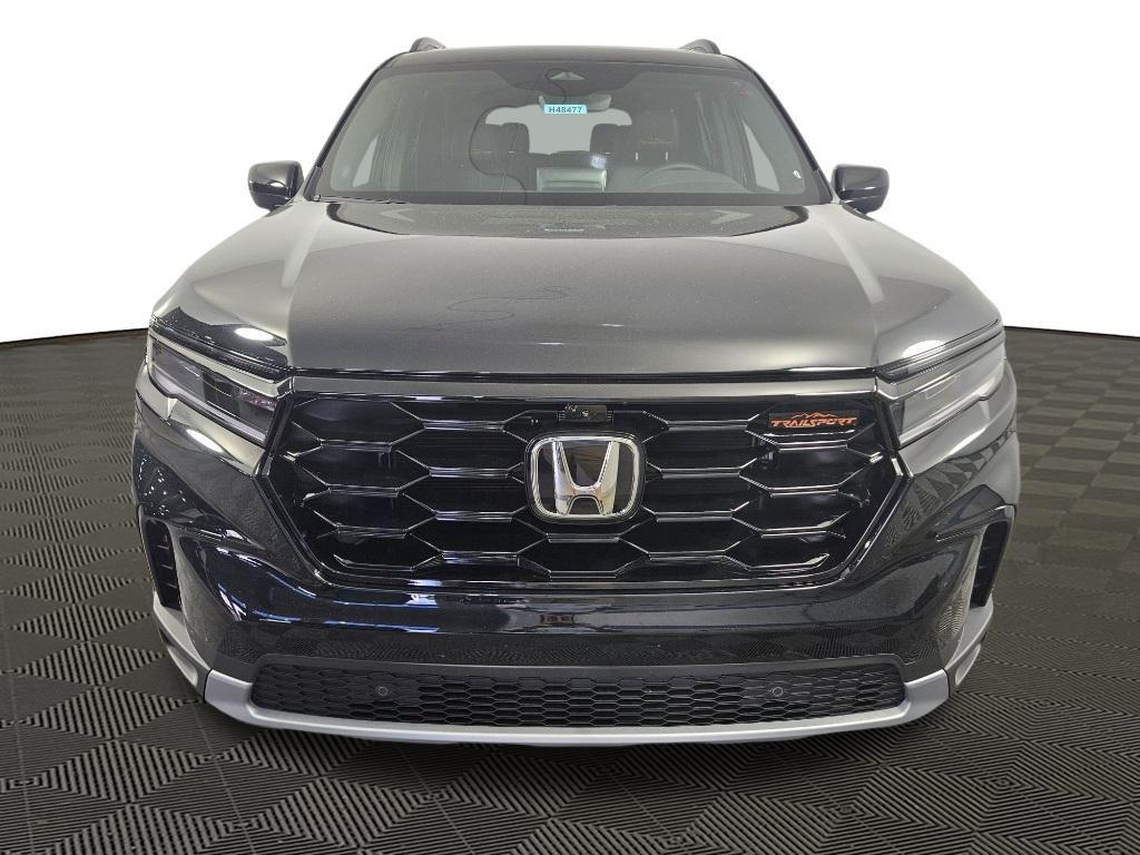 new 2025 Honda Pilot car, priced at $50,895