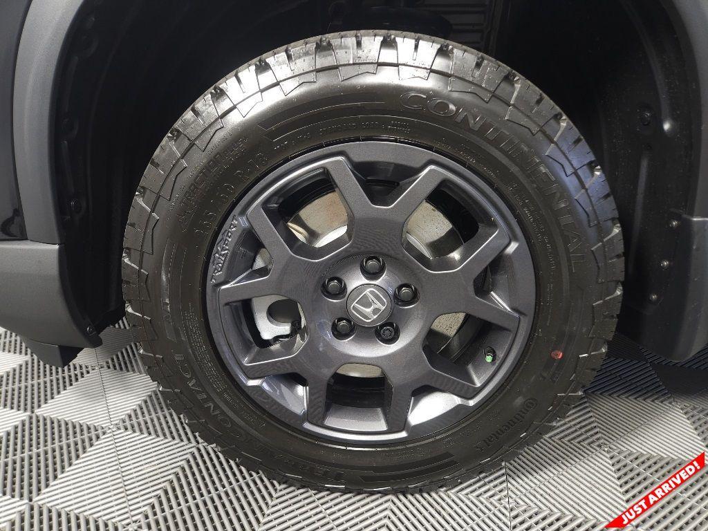 new 2025 Honda Pilot car, priced at $50,895