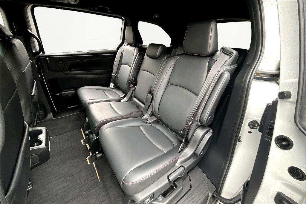 used 2024 Honda Odyssey car, priced at $39,432
