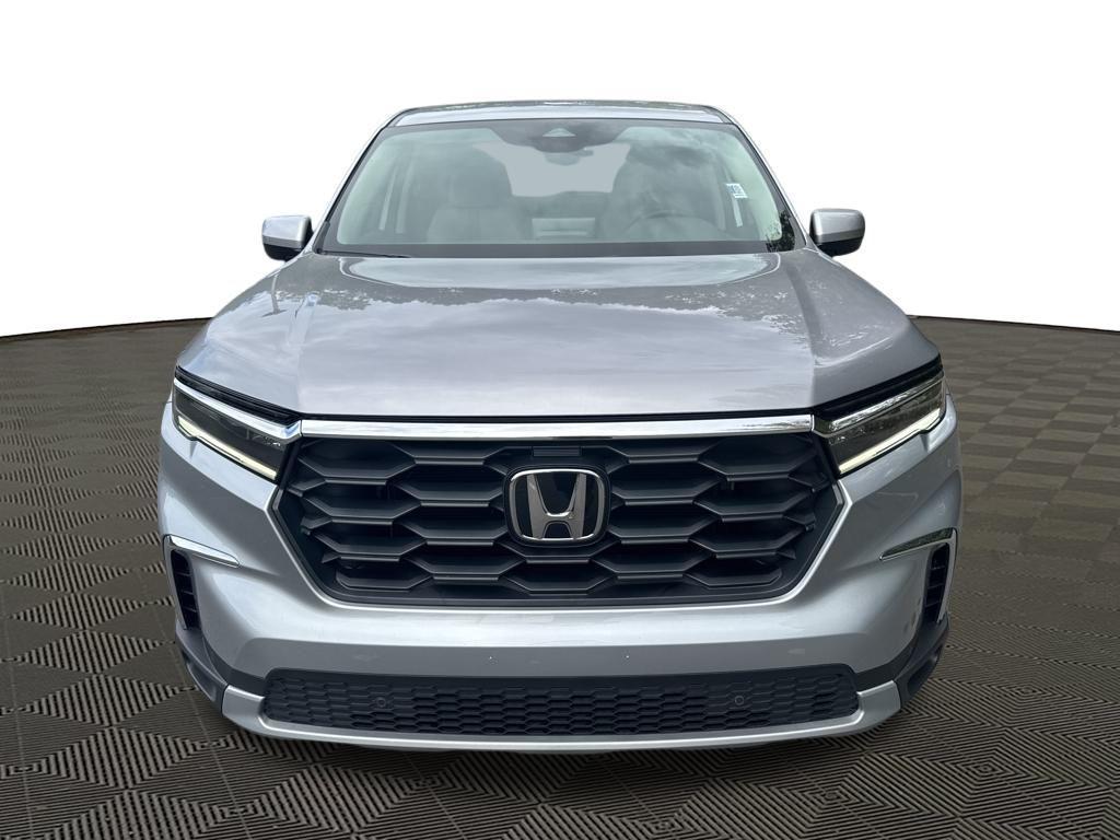 used 2025 Honda Pilot car, priced at $39,046