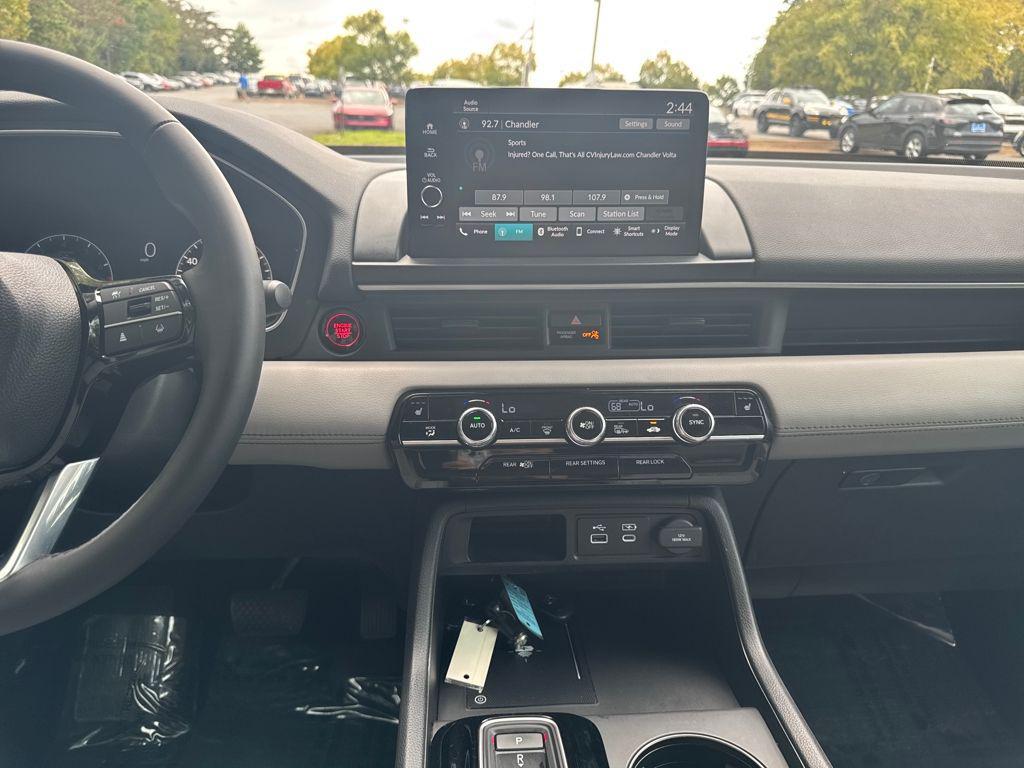 used 2025 Honda Pilot car, priced at $39,046