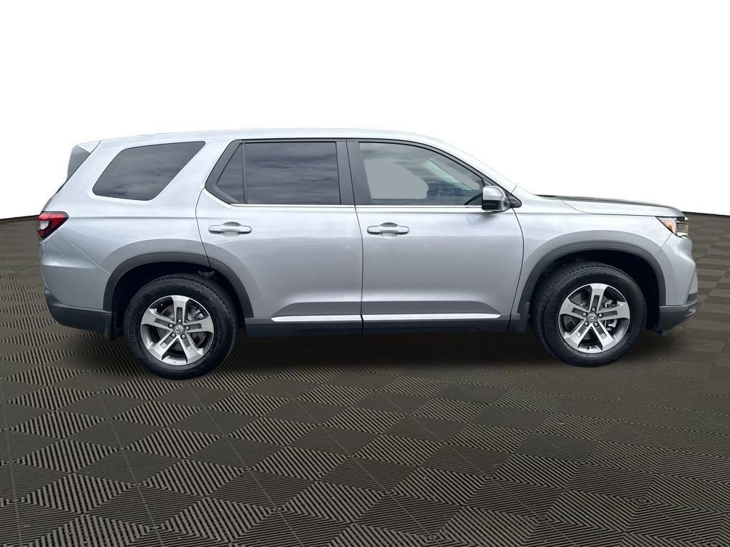 used 2025 Honda Pilot car, priced at $39,046