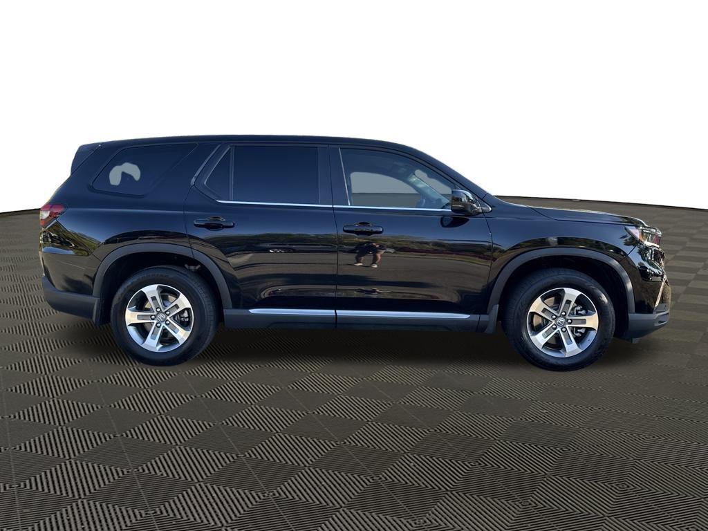 used 2025 Honda Pilot car, priced at $40,550