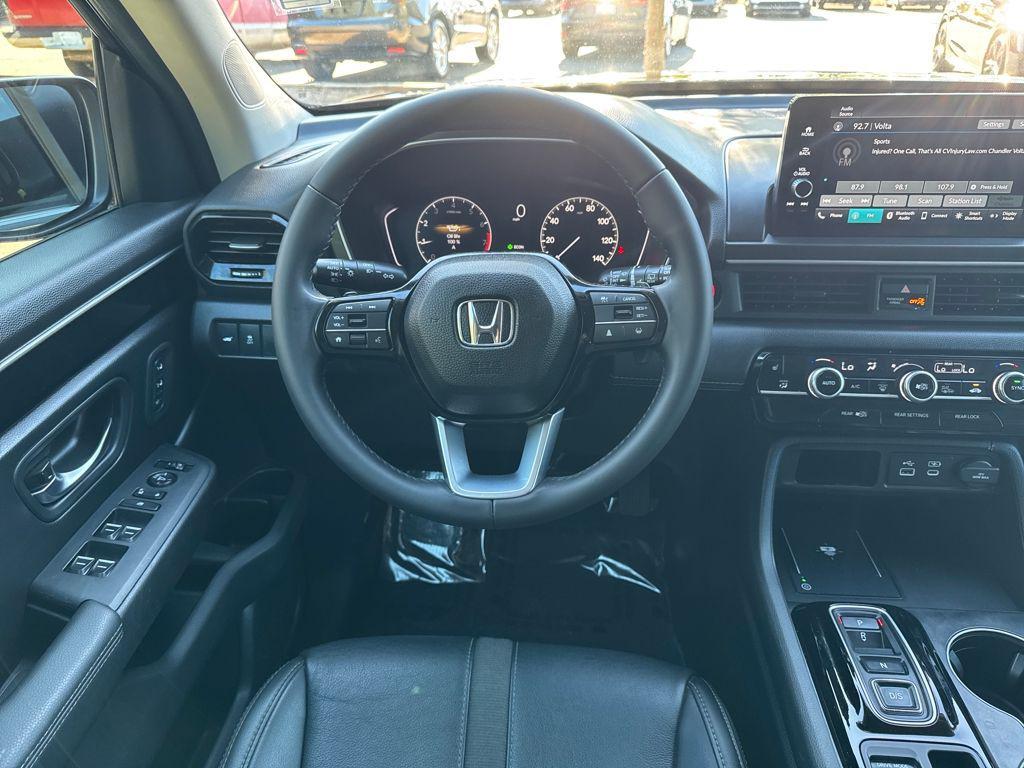 used 2025 Honda Pilot car, priced at $40,550