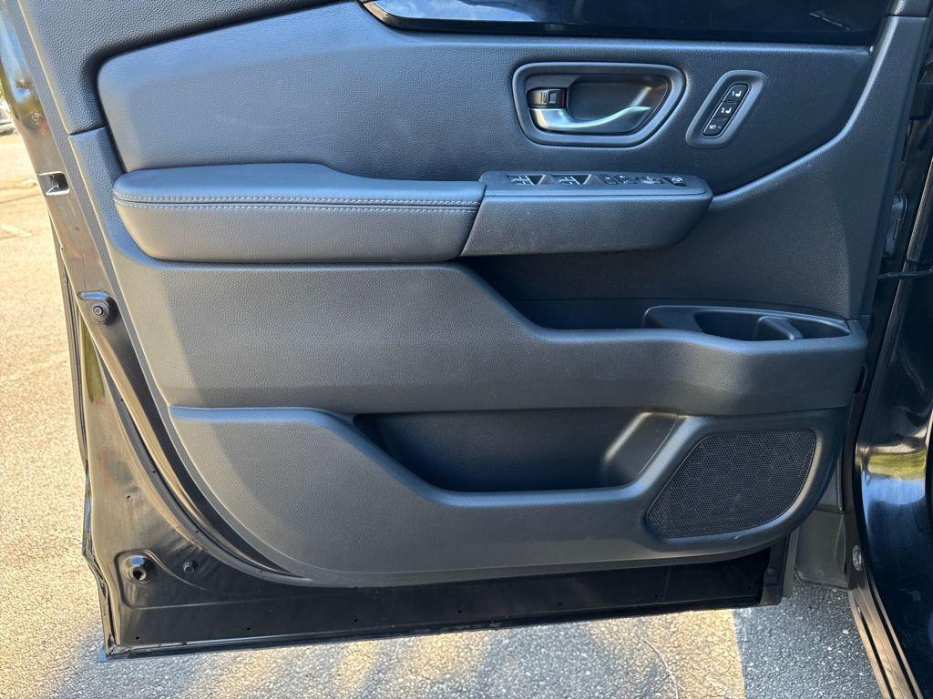 used 2025 Honda Pilot car, priced at $40,550