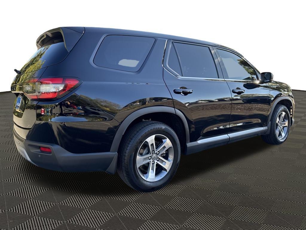 used 2025 Honda Pilot car, priced at $40,550