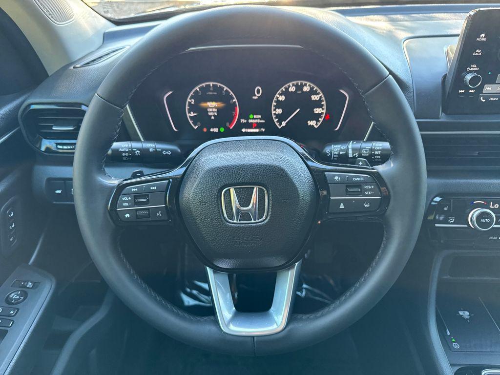 used 2025 Honda Pilot car, priced at $40,550