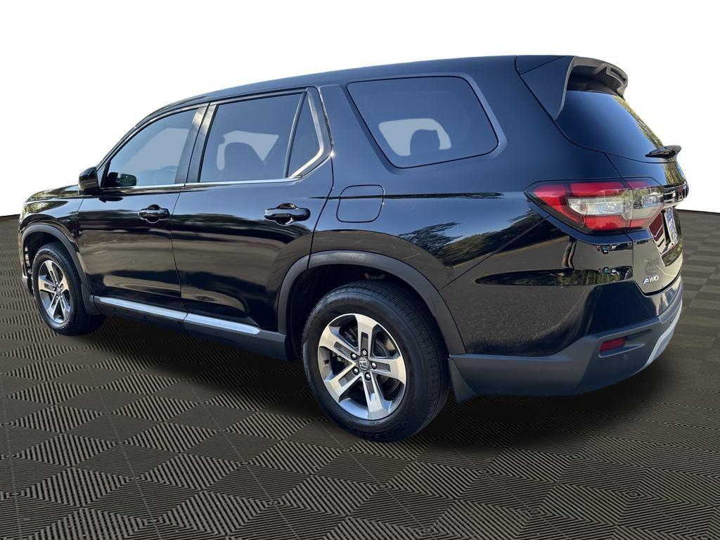 used 2025 Honda Pilot car, priced at $40,550