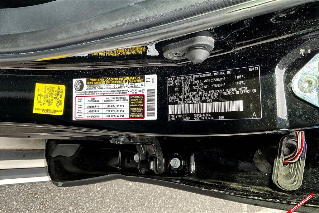 used 2022 Toyota Highlander car, priced at $36,077