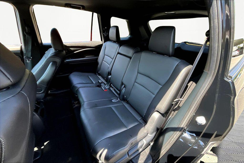 used 2023 Honda Passport car, priced at $31,397