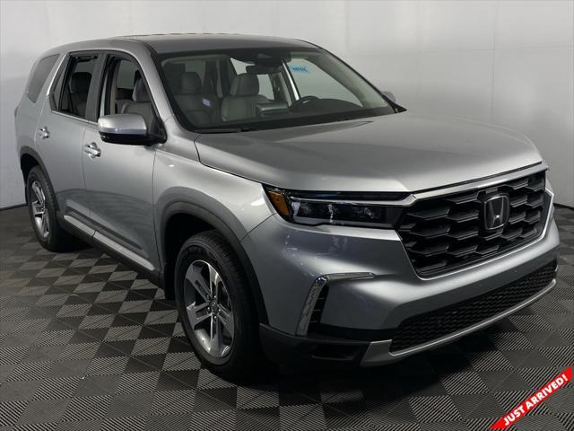 new 2025 Honda Pilot car, priced at $44,895