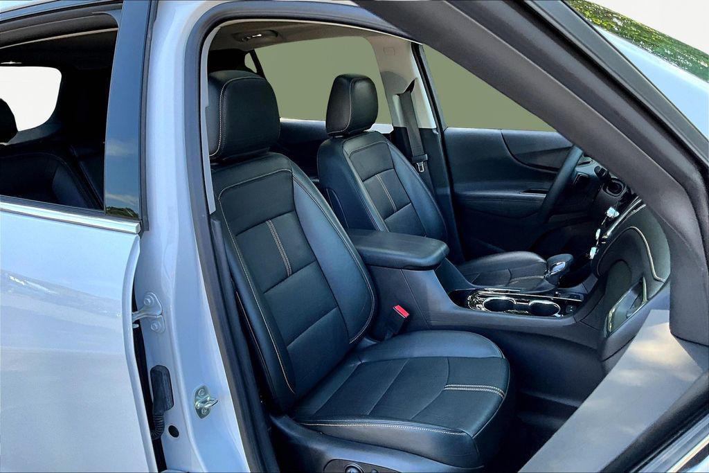 used 2023 Chevrolet Equinox car, priced at $25,007