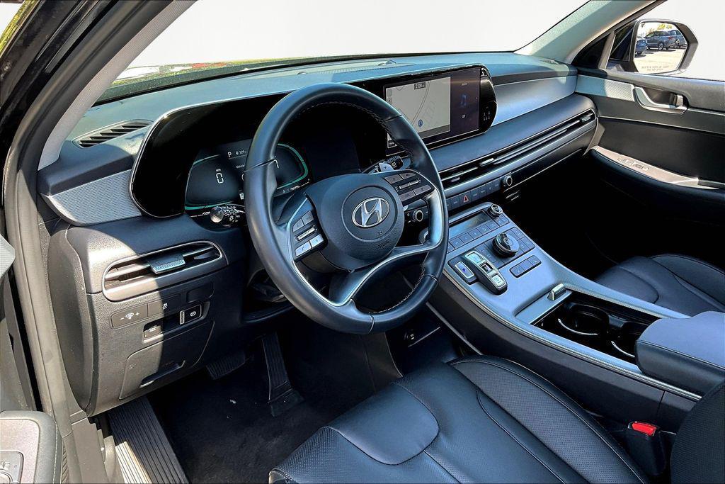 used 2025 Hyundai Palisade car, priced at $34,139