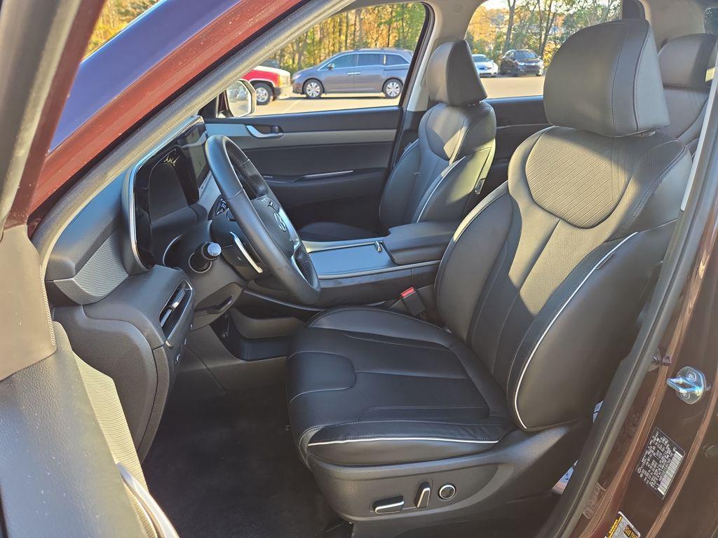 used 2025 Hyundai Palisade car, priced at $34,954
