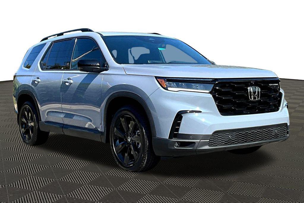 new 2025 Honda Pilot car, priced at $55,760