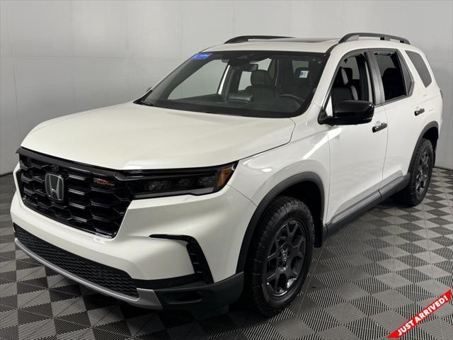 used 2024 Honda Pilot car, priced at $42,672