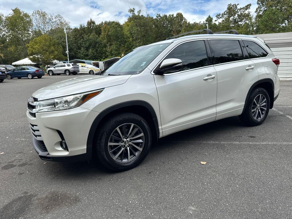 used 2018 Toyota Highlander car, priced at $22,687