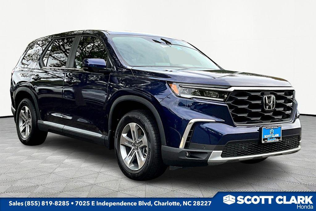 new 2025 Honda Pilot car, priced at $44,225