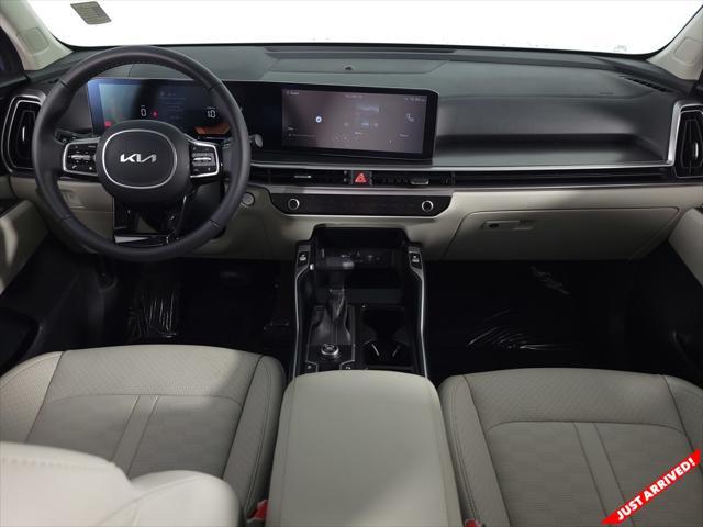 used 2024 Kia Sorento car, priced at $32,104