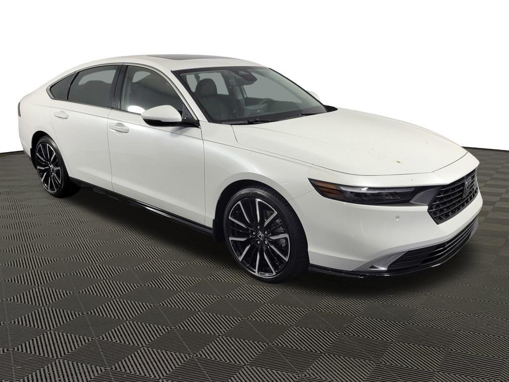 new 2025 Honda Accord Hybrid car, priced at $40,950