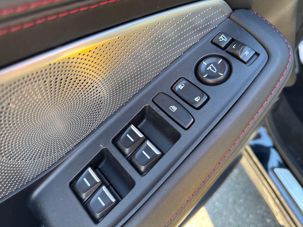 used 2024 Acura MDX car, priced at $50,777