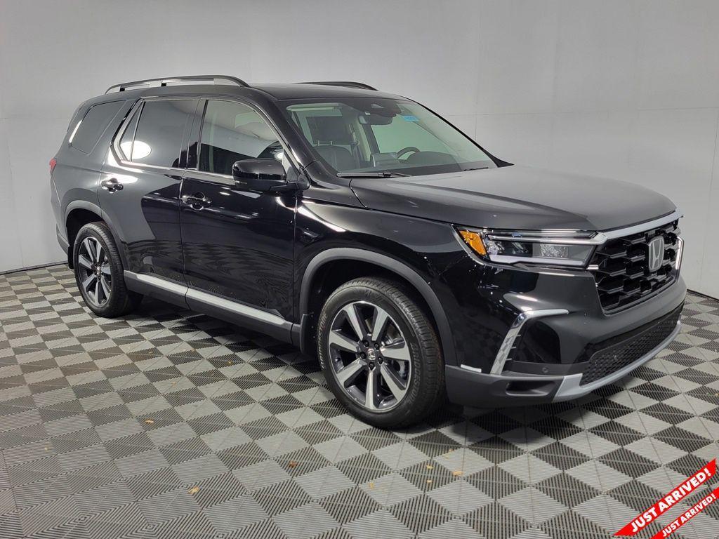 new 2025 Honda Pilot car, priced at $49,550