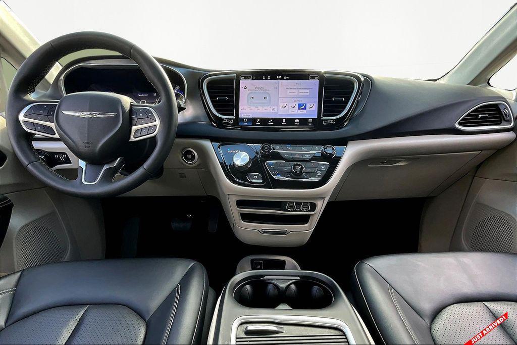 used 2024 Chrysler Pacifica car, priced at $31,065