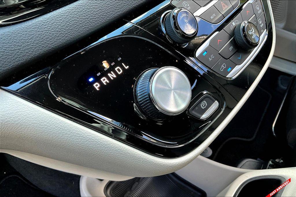 used 2024 Chrysler Pacifica car, priced at $31,065