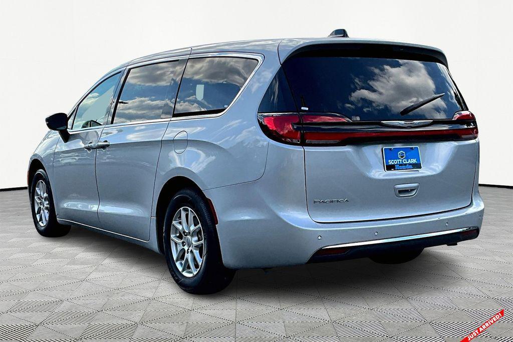 used 2024 Chrysler Pacifica car, priced at $31,065