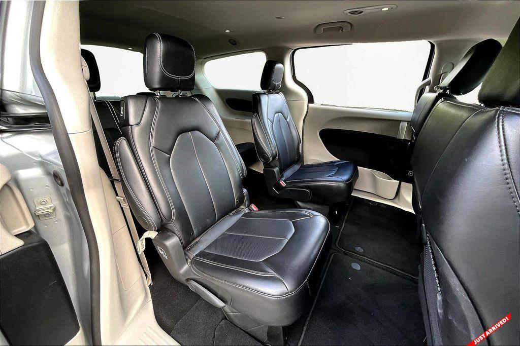 used 2024 Chrysler Pacifica car, priced at $31,065