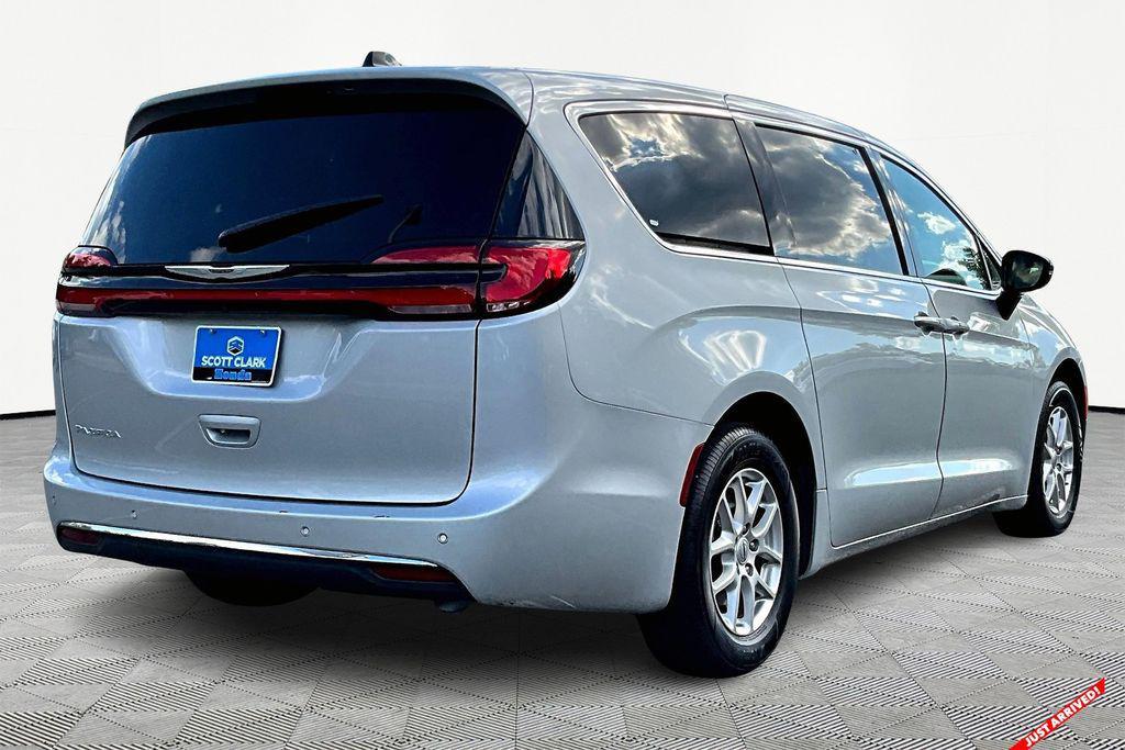 used 2024 Chrysler Pacifica car, priced at $31,065