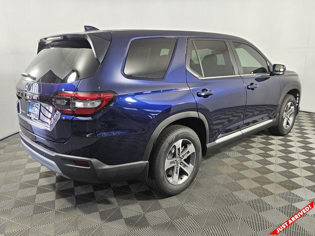 new 2025 Honda Pilot car, priced at $44,995