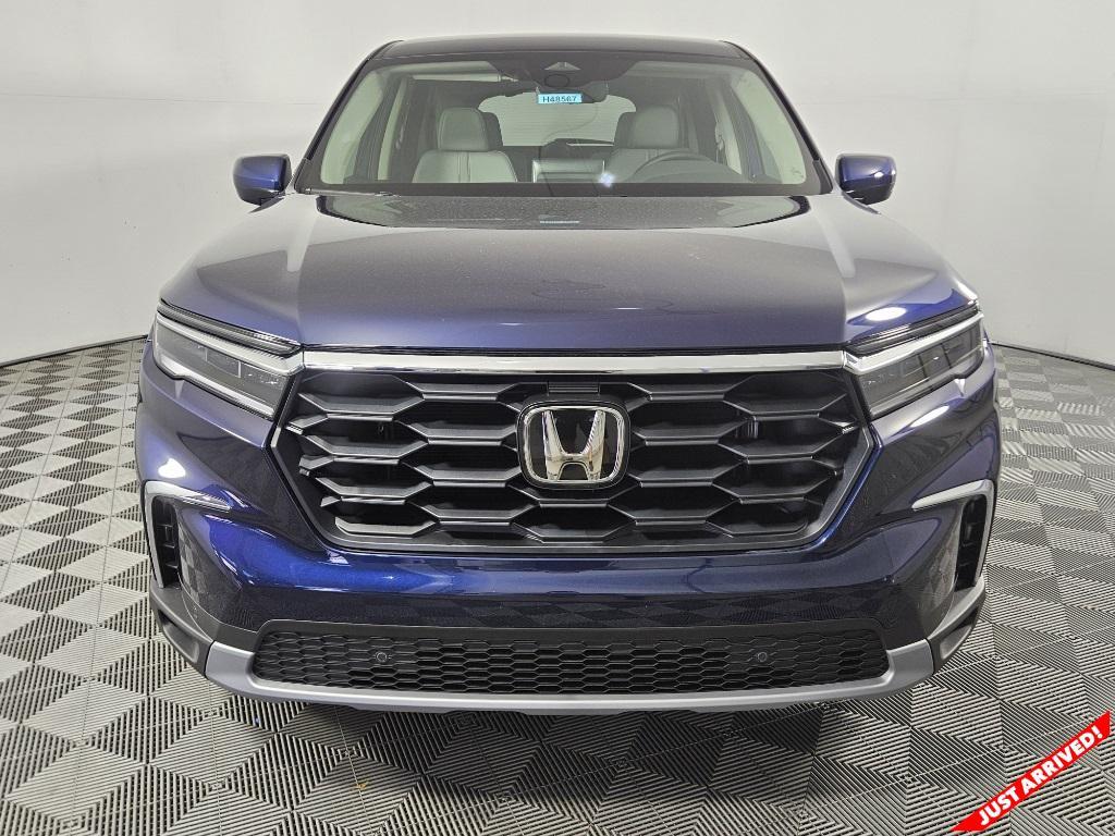 new 2025 Honda Pilot car, priced at $44,995