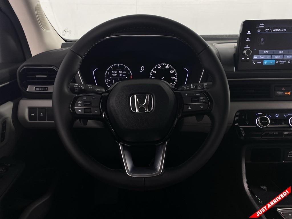 new 2025 Honda Pilot car, priced at $44,995