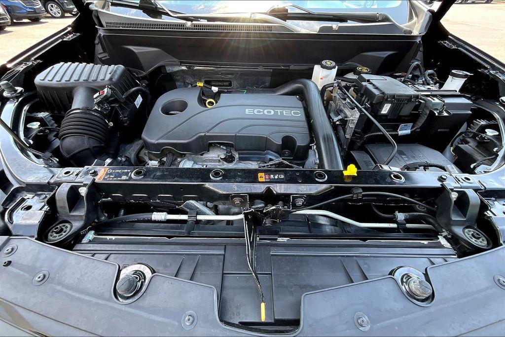 used 2022 Chevrolet Equinox car, priced at $19,104