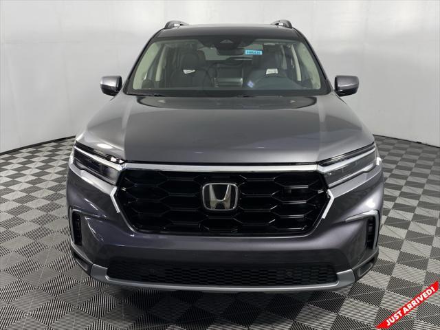 new 2025 Honda Pilot car, priced at $48,895