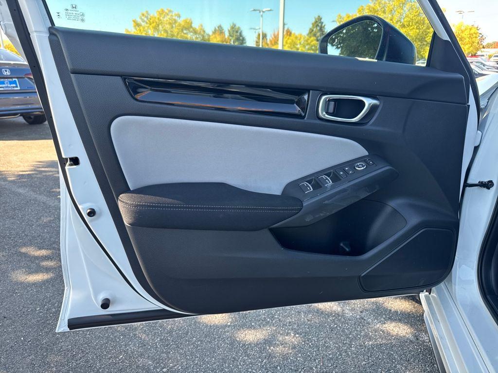 new 2026 Honda Civic Hybrid car, priced at $32,100