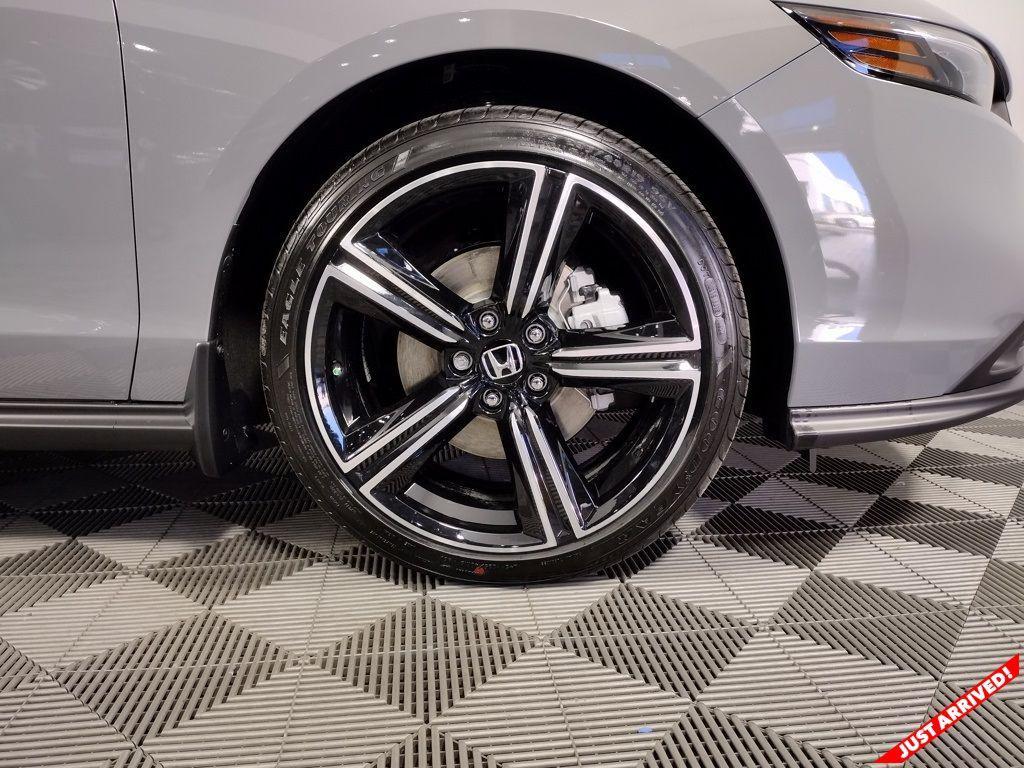 new 2025 Honda Accord Hybrid car, priced at $35,305