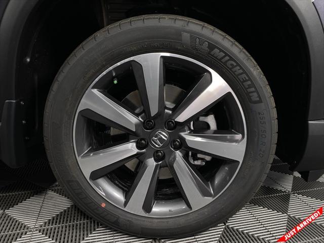 new 2025 Honda Pilot car, priced at $48,950