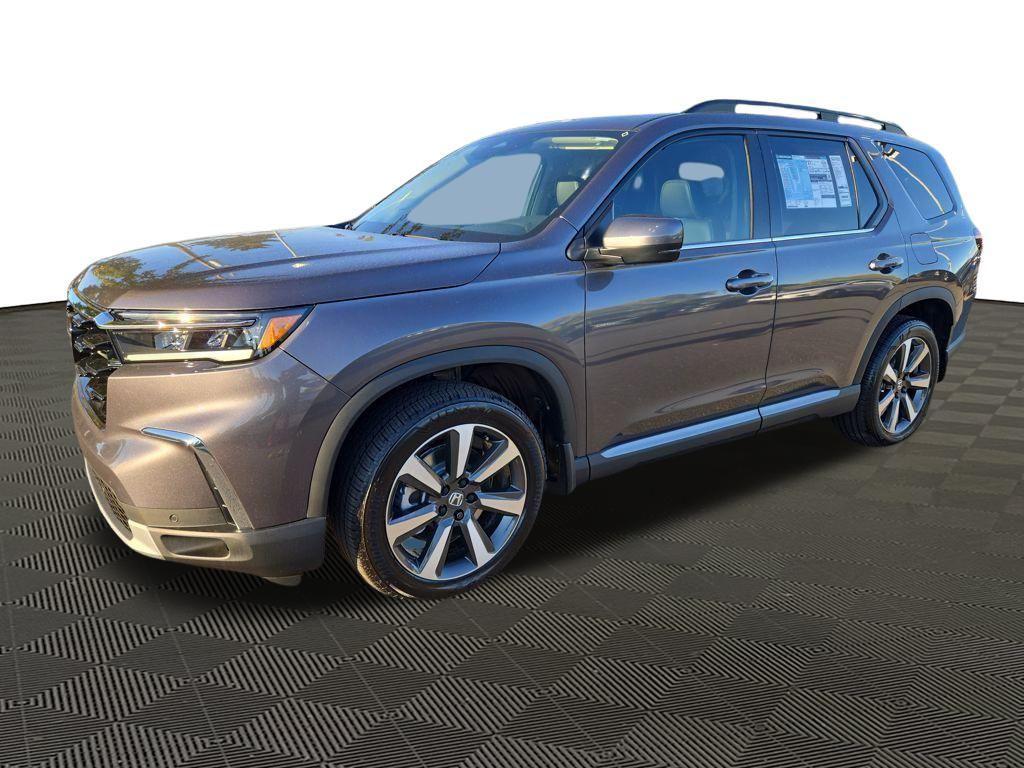 new 2025 Honda Pilot car, priced at $50,325