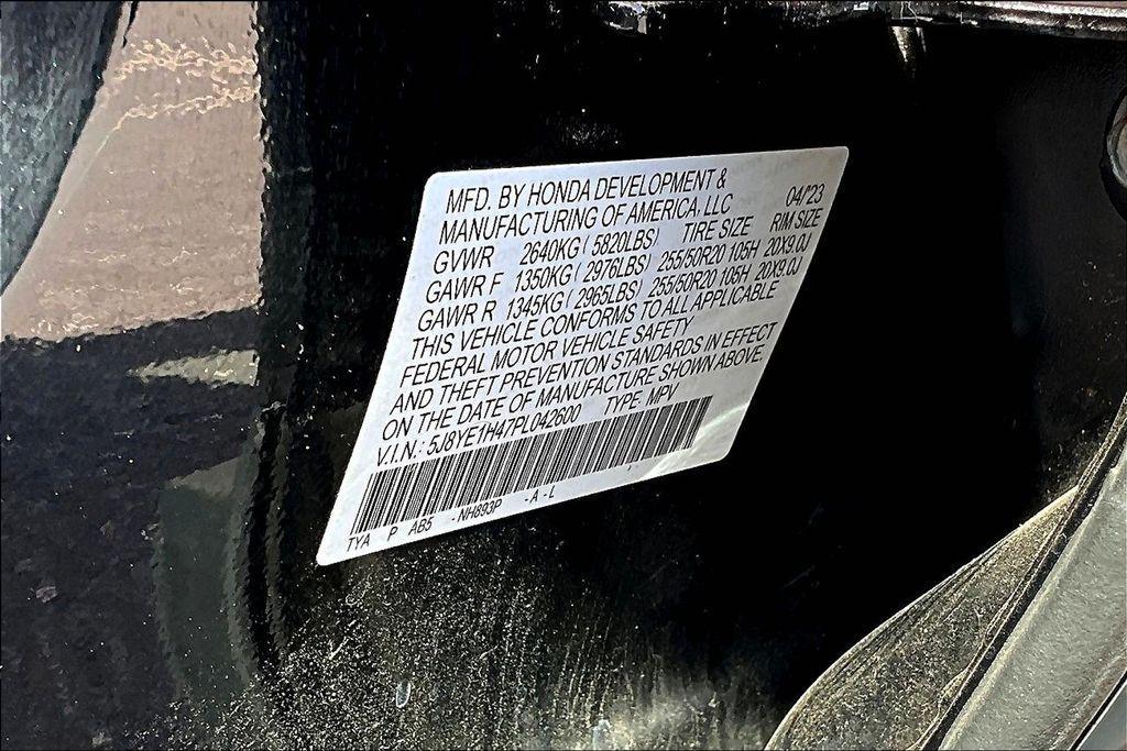 used 2023 Acura MDX car, priced at $42,300